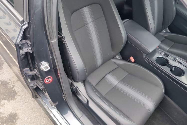 Used Honda Civic 2022 240TURBO CVT Dynamic Edition Right Front Seat
