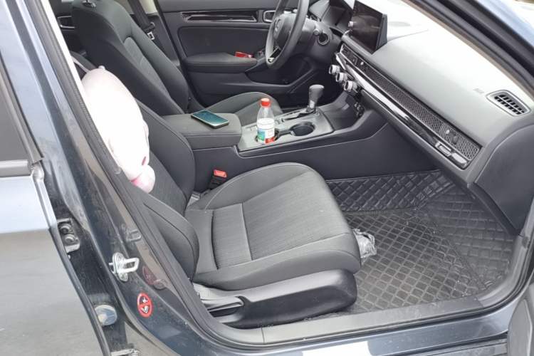 Used Honda Civic 2022 240TURBO CVT Dynamic Edition Right Front Seat