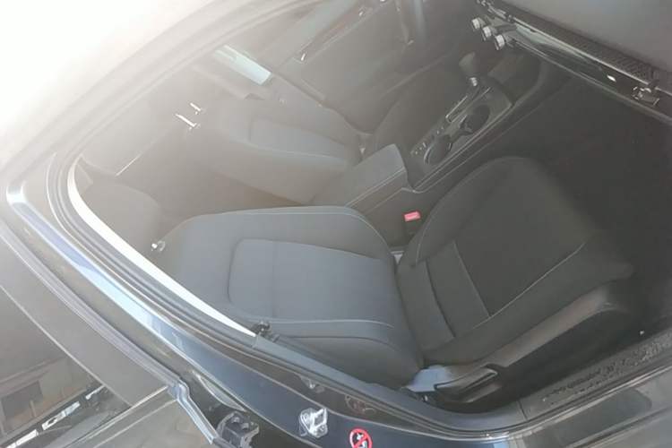 Used Honda Civic 2022 240TURBO CVT Dynamic Edition Right Front Seat