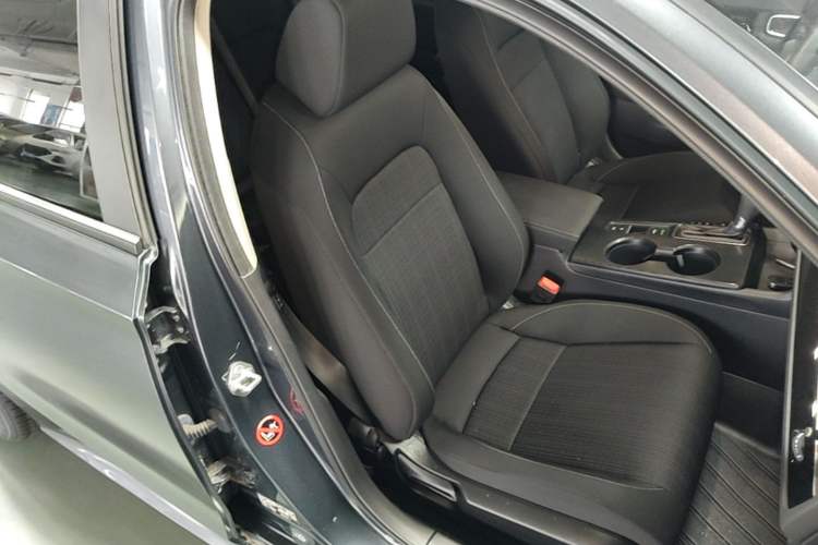 Used Honda Civic 2022 240TURBO CVT Dynamic Edition Right Front Seat