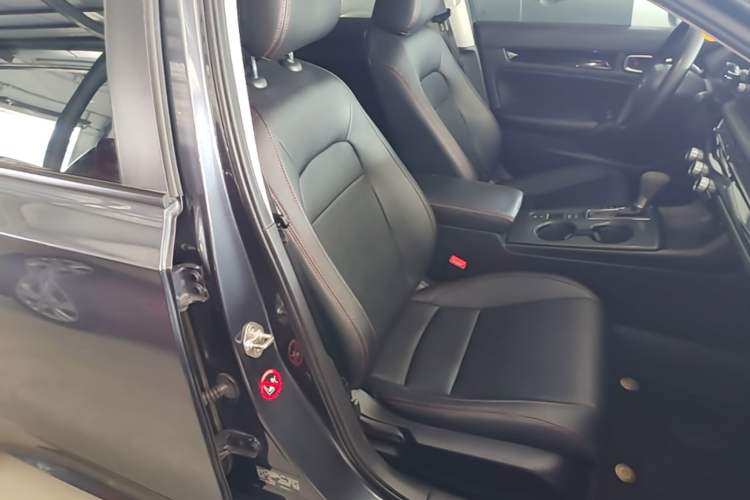 Used Honda Civic 2022 240TURBO CVT Dynamic Edition Right Front Seat