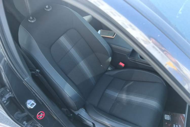 Used Honda Civic 2022 240TURBO CVT Dynamic Edition Right Front Seat