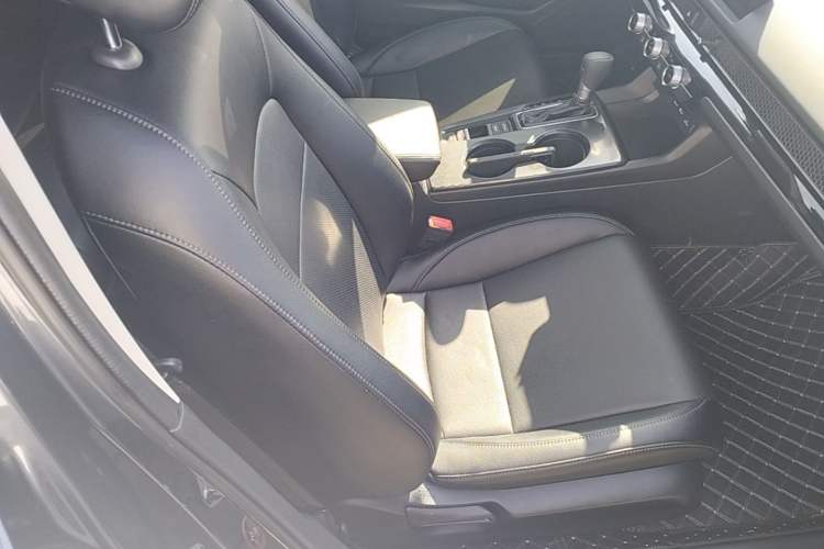 Used Honda Civic 2022 240TURBO CVT Dynamic Edition Right Front Seat