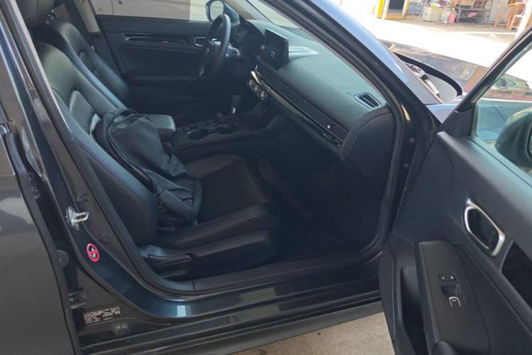 Used Honda Civic 2022 240TURBO CVT Dynamic Edition Right Front Seat