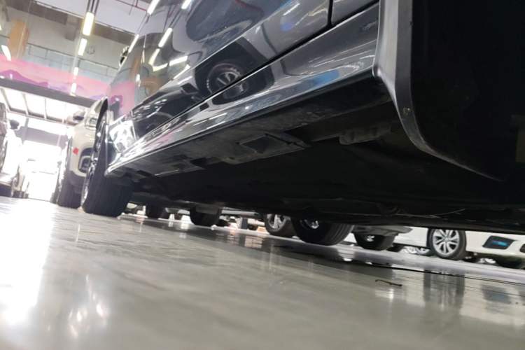 Used Honda Civic 2022 240TURBO CVT Dynamic Edition Right Side Sill