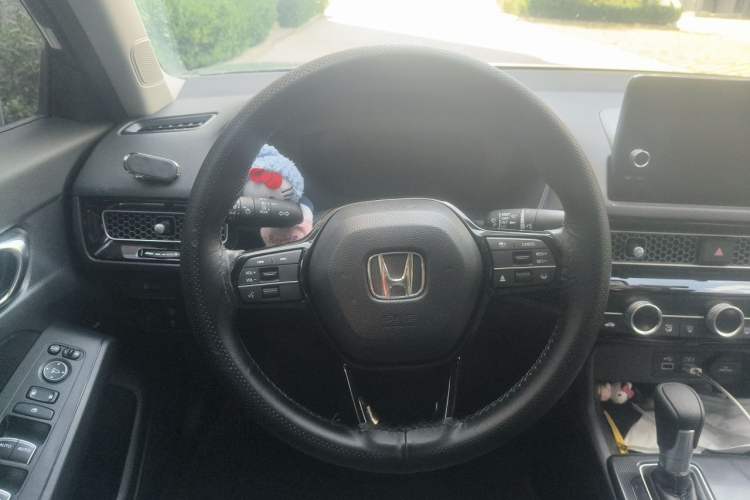 Used Honda Civic 2022 240TURBO CVT Dynamic Edition Steering Wheel