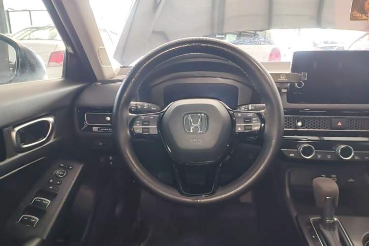 Used Honda Civic 2022 240TURBO CVT Dynamic Edition Steering Wheel