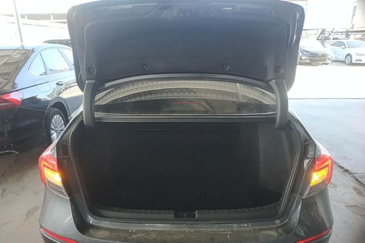 Used Honda Civic 2022 240TURBO CVT Dynamic Edition Trunk