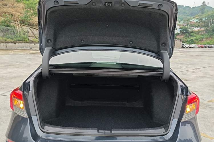 Used Honda Civic 2022 240TURBO CVT Dynamic Edition Trunk