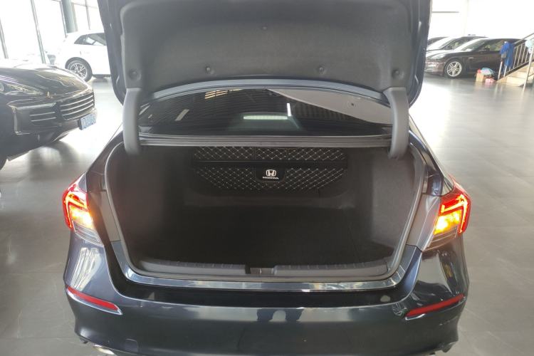 Used Honda Civic 2022 240TURBO CVT Dynamic Edition Trunk