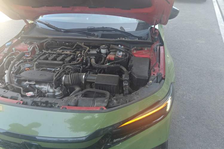 Used Honda Civic 2022 240TURBO CVT Dynamic Edition Engine Bay Left