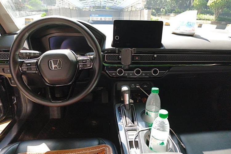Used Honda Civic 2022 240TURBO CVT Dynamic Edition Center Console