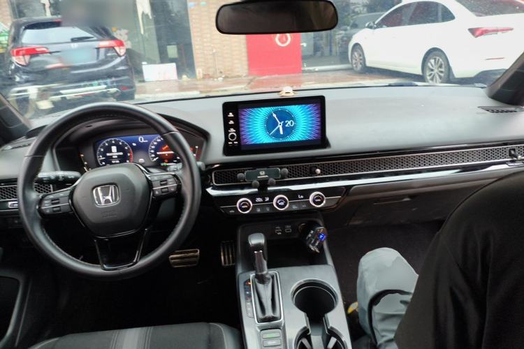 Used Honda Civic 2022 240TURBO CVT Dynamic Edition Center Console
