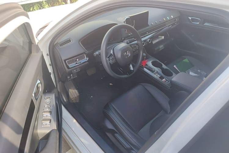 Used Honda Civic 2022 240TURBO CVT Dynamic Edition Driver Seat