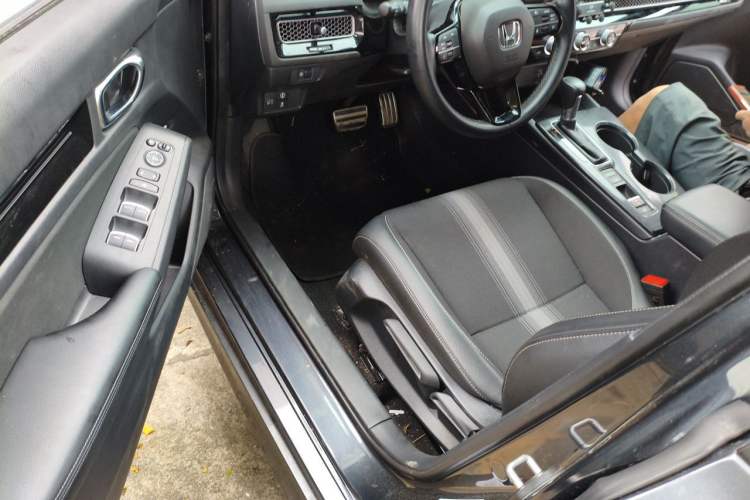 Used Honda Civic 2022 240TURBO CVT Dynamic Edition Driver Seat