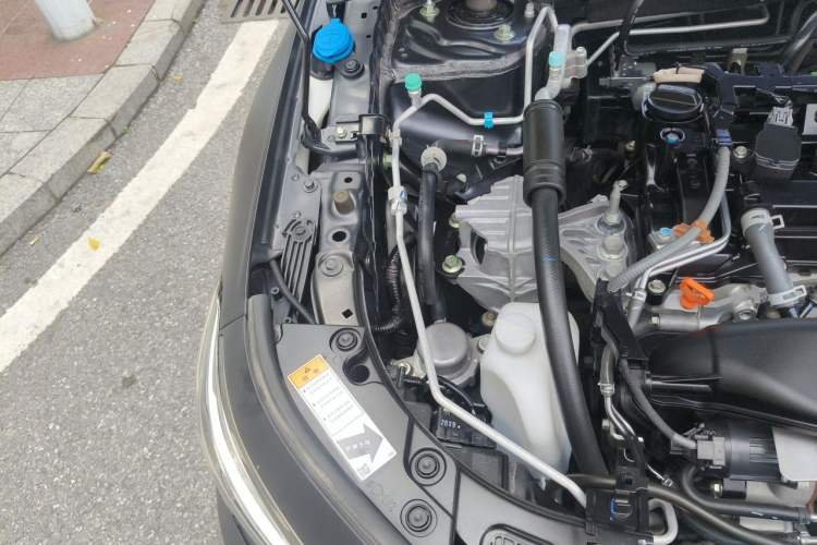Used Honda Civic 2022 240TURBO CVT Dynamic Edition Engine Bay Right