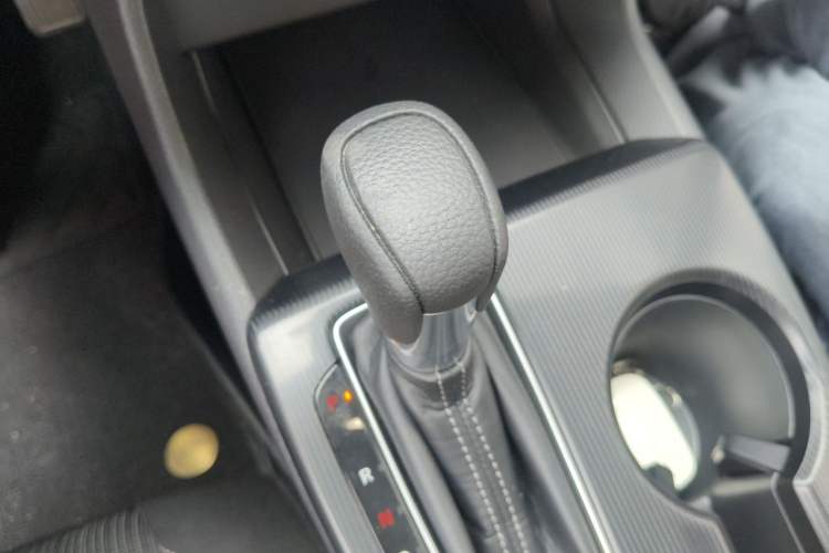 Used Honda Civic 2022 240TURBO CVT Dynamic Edition Gear Lever