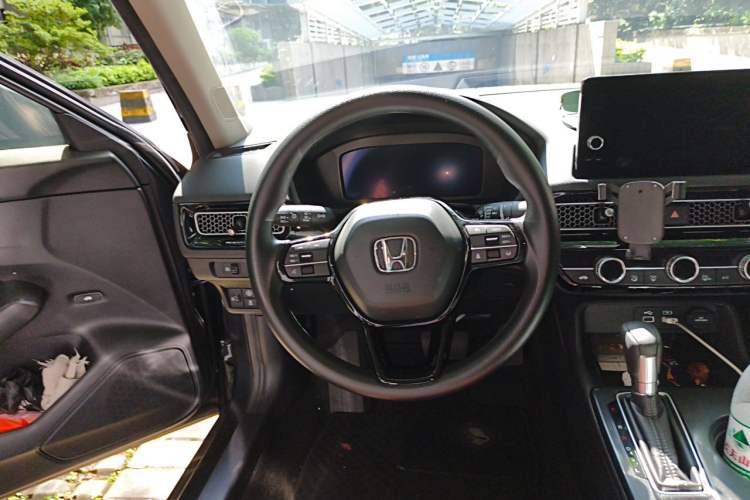 Used Honda Civic 2022 240TURBO CVT Dynamic Edition Steering Wheel