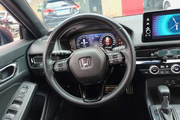 Used Honda Civic 2022 240TURBO CVT Dynamic Edition Steering Wheel