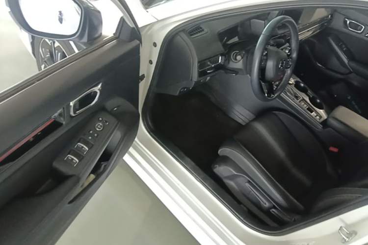 Used Honda Civic 2022 240TURBO CVT Dynamic Edition Driver Seat