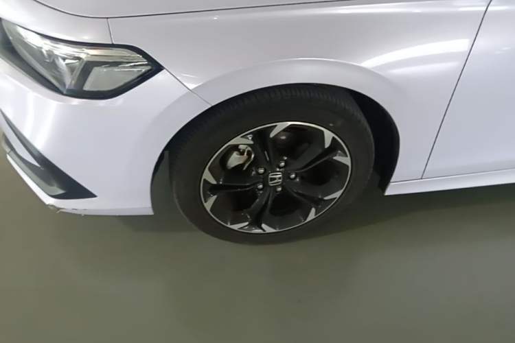 Used Honda Civic 2022 240TURBO CVT Dynamic Edition Left Front Wheel Hub