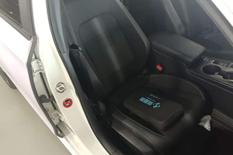 Used Honda Civic 2022 240TURBO CVT Dynamic Edition Right Front Seat