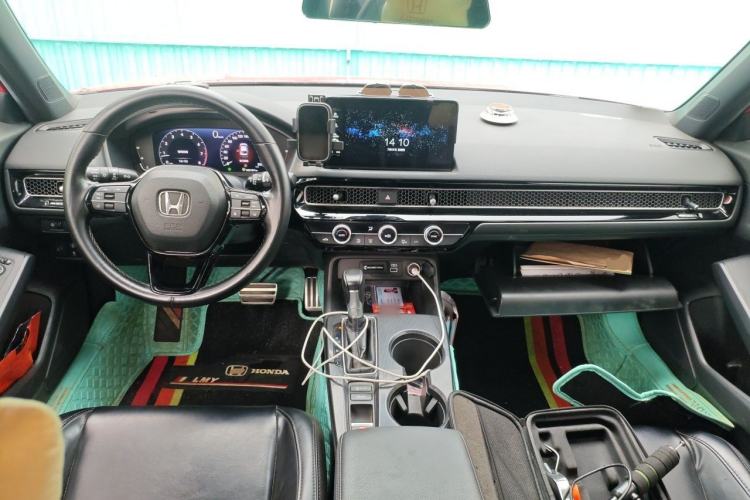 Used Honda Civic 2022 240TURBO CVT Dynamic Edition Center Console