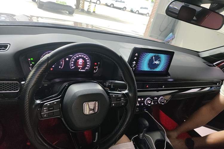 Used Honda Civic 2022 240TURBO CVT Dynamic Edition Center Console