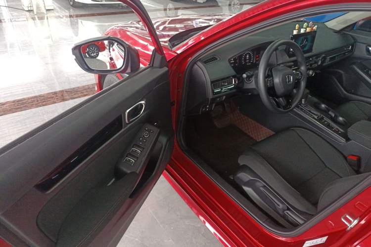 Used Honda Civic 2022 240TURBO CVT Dynamic Edition Driver Seat