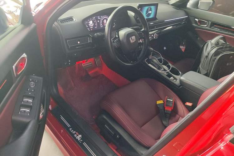 Used Honda Civic 2022 240TURBO CVT Dynamic Edition Driver Seat