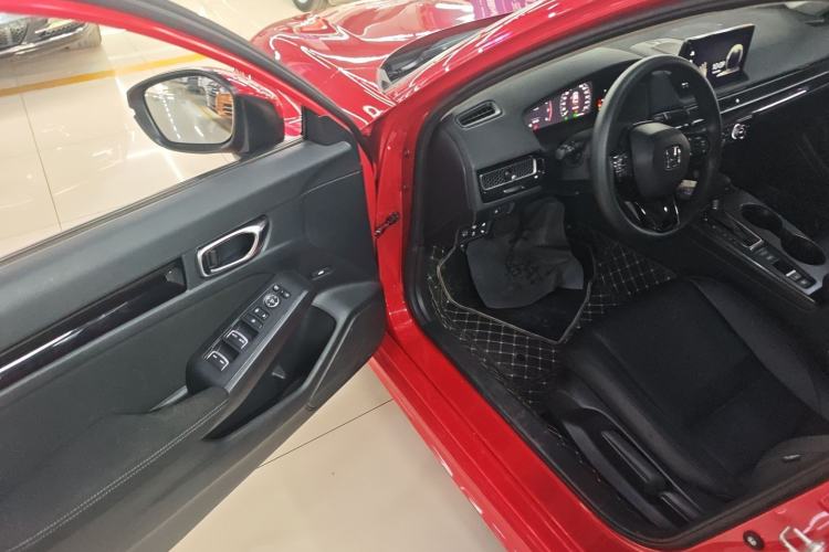 Used Honda Civic 2022 240TURBO CVT Dynamic Edition Driver Seat
