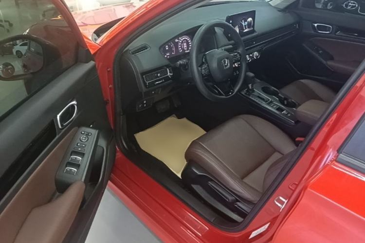 Used Honda Civic 2022 240TURBO CVT Dynamic Edition Driver Seat
