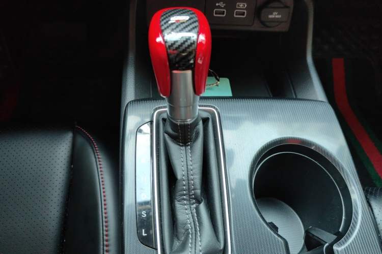 Used Honda Civic 2022 240TURBO CVT Dynamic Edition Gear Lever