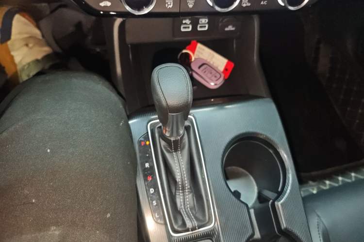 Used Honda Civic 2022 240TURBO CVT Dynamic Edition Gear Lever