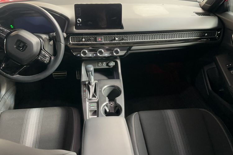 Used Honda Civic 2022 240TURBO CVT Dynamic Edition Interior 3