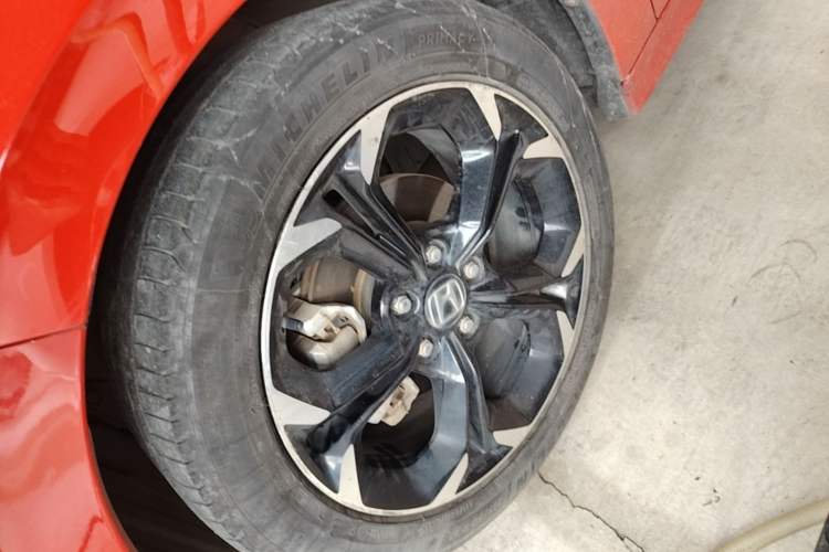 Used Honda Civic 2022 240TURBO CVT Dynamic Edition Left Front Wheel Hub