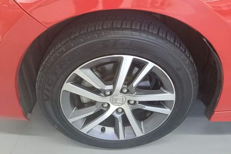 Used Honda Civic 2022 240TURBO CVT Dynamic Edition Left Front Wheel Hub