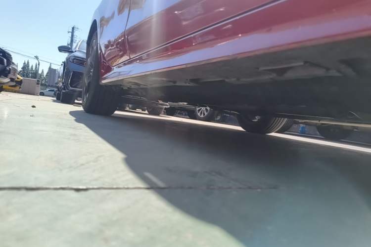 Used Honda Civic 2022 240TURBO CVT Dynamic Edition Right Side Sill