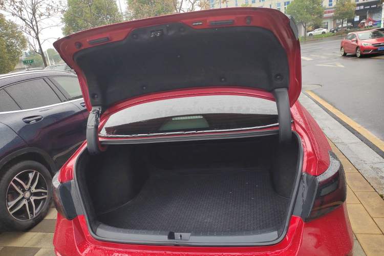Used Honda Civic 2022 240TURBO CVT Dynamic Edition Trunk