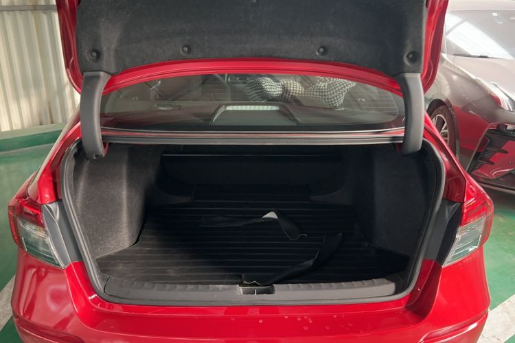 Used Honda Civic 2022 240TURBO CVT Dynamic Edition Trunk