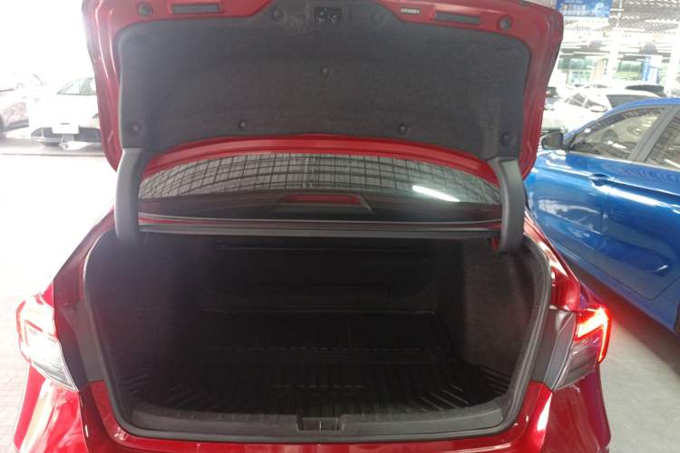 Used Honda Civic 2022 240TURBO CVT Dynamic Edition Trunk