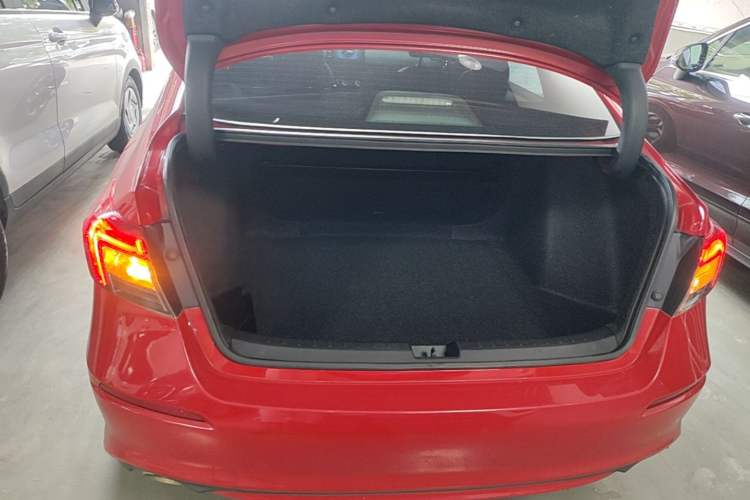 Used Honda Civic 2022 240TURBO CVT Dynamic Edition Trunk