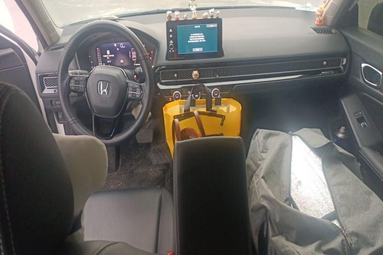 Used Honda Civic 2022 240TURBO CVT Dynamic Edition Center Console