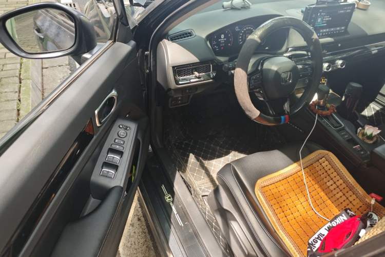 Used Honda Civic 2022 240TURBO CVT Dynamic Edition Driver Seat