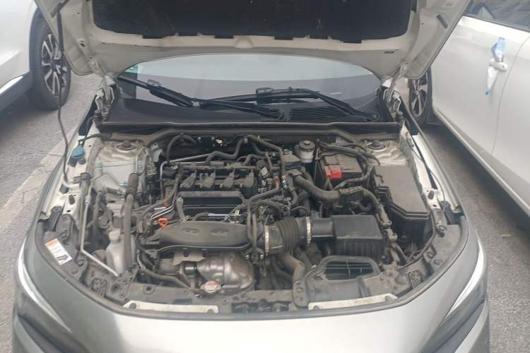 Used Honda Civic 2022 240TURBO CVT Dynamic Edition Engine Bay