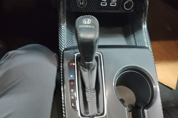 Used Honda Civic 2022 240TURBO CVT Dynamic Edition Gear Lever