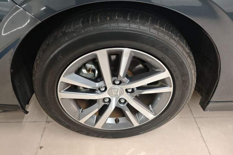 Used Honda Civic 2022 240TURBO CVT Dynamic Edition Left Front Wheel Hub