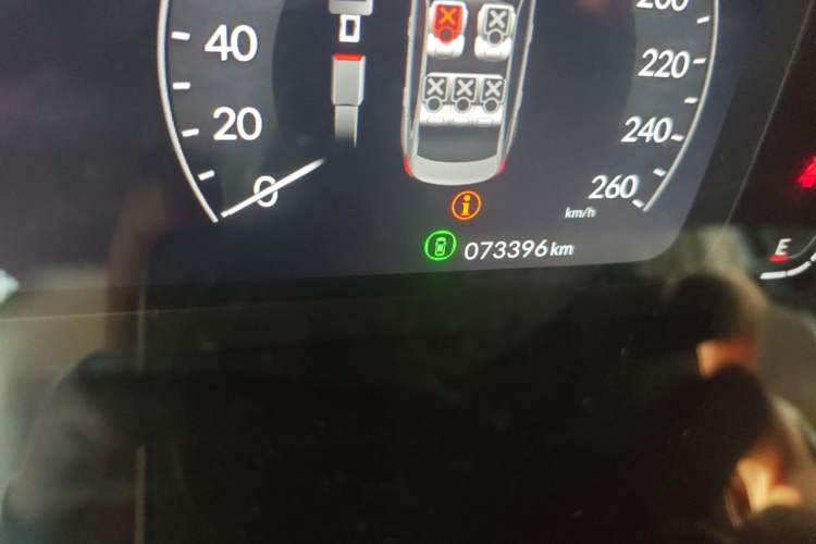 Used Honda Civic 2022 240TURBO CVT Dynamic Edition Odometer Close Up