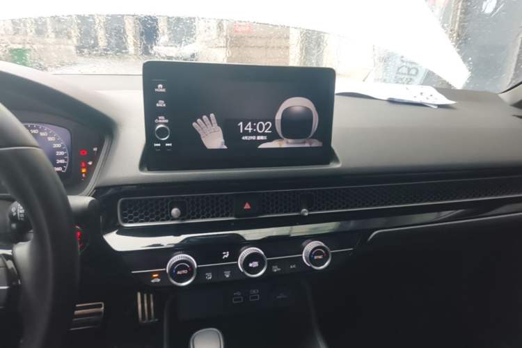 Used Honda Civic 2022 240TURBO CVT Dynamic Edition Audio And AC Panel