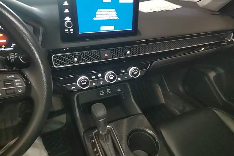 Used Honda Civic 2022 240TURBO CVT Dynamic Edition Audio And AC Panel